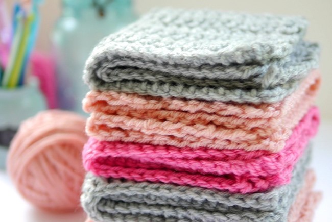 Washcloth-Crochet-Pattern-Free-Design-on-EverythingEtsy.com_.jpg
