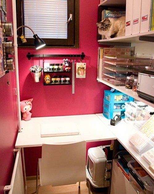 tiny-craft-room-closet