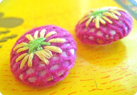 embroidered fabric buttons 1