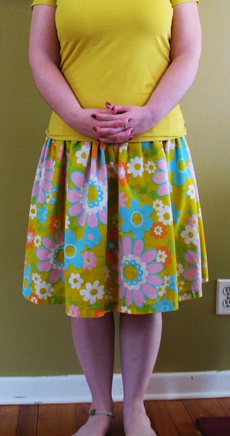 simple sewing tutorials - vintage sheet skirt