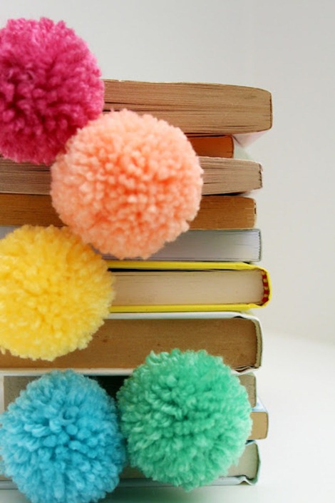 paperclip & pompom bookmarks ♥      