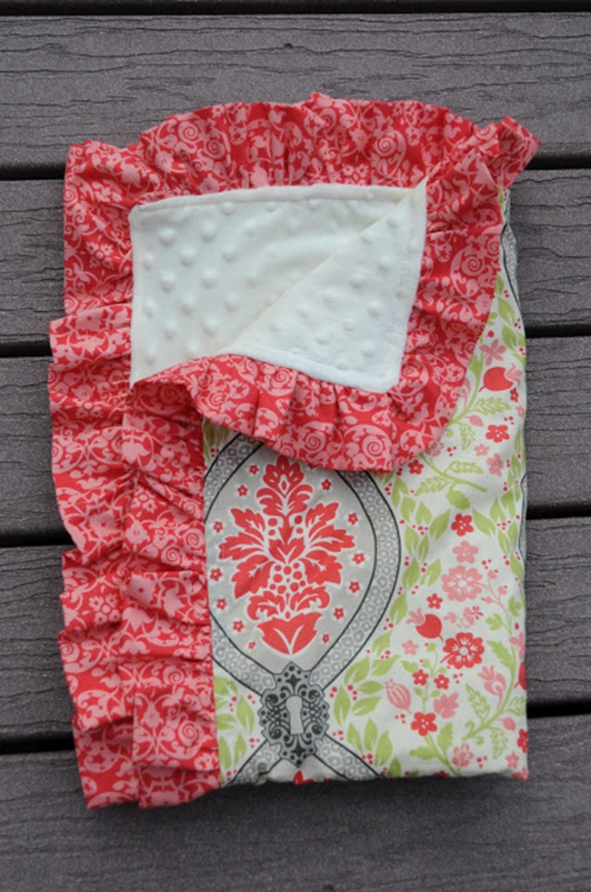 15 Handmade Baby Blanket Tutorials