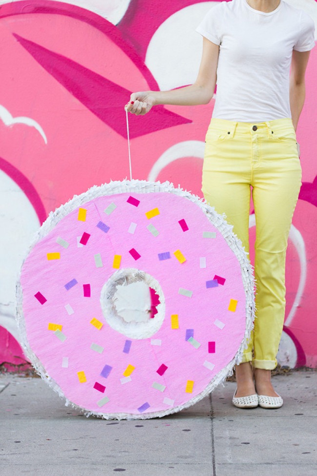 Pinata - Giant Donut - Studio DIY