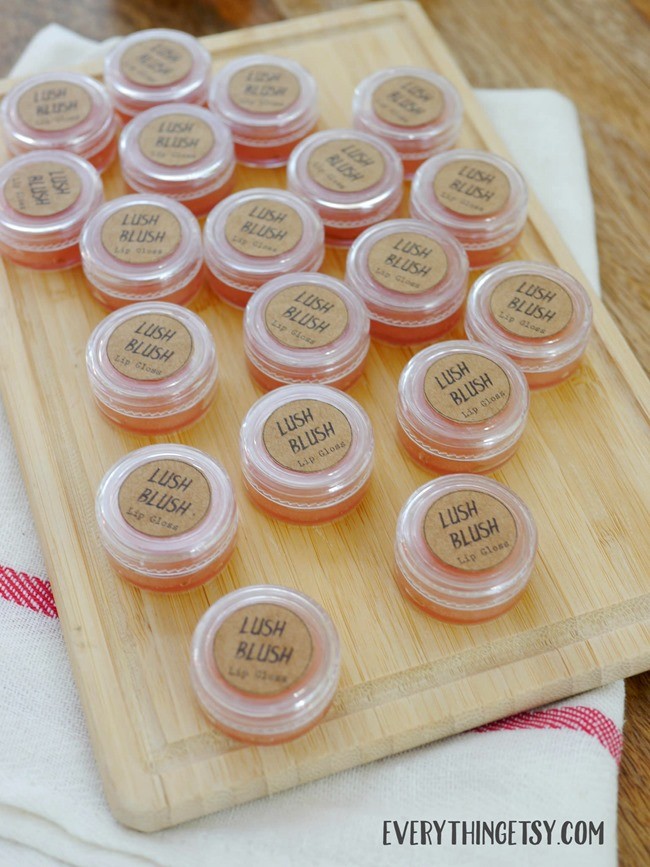 Homemade Lip Balm Recipe & Printable Labels {DIY Gift}