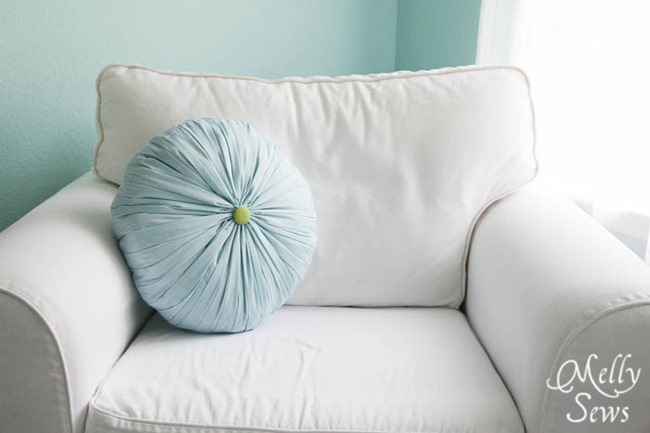 pillow tutorial - round pleated