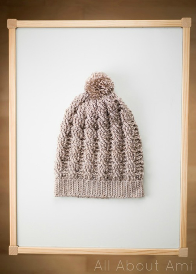 Free crochet hat pattern - pom pom