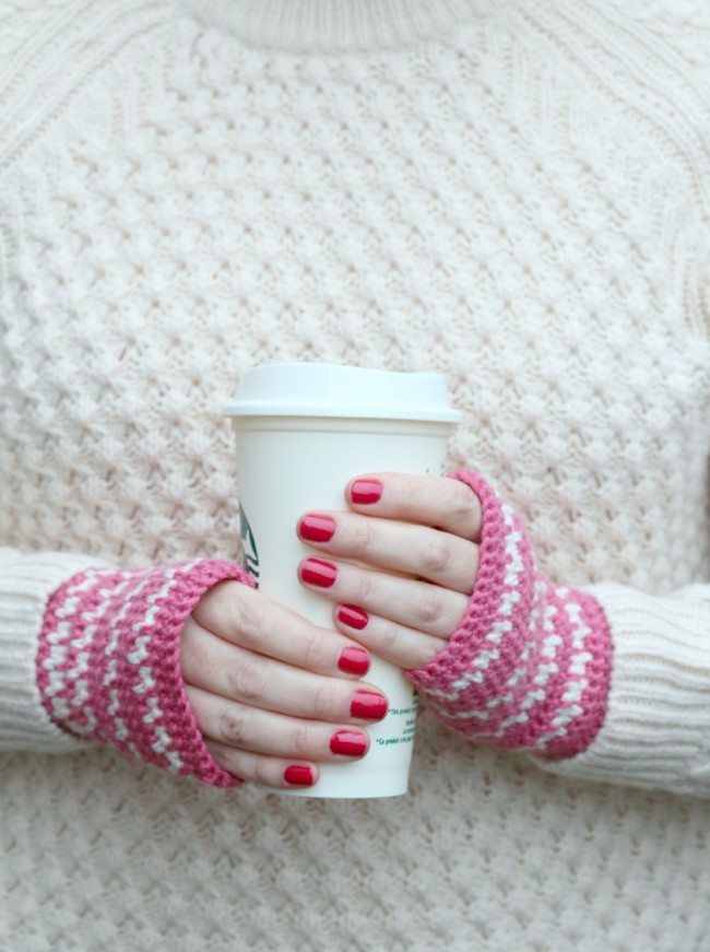 DIY Crochet handwarmer pattern - pink