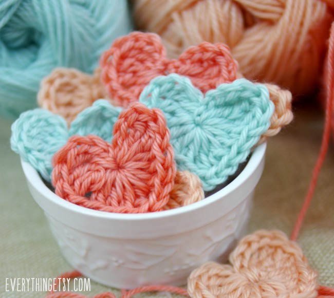 Free Crochet Pattern - simple heart - EverythingEtsy.com