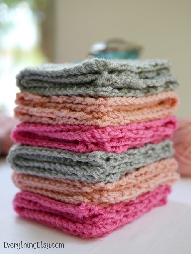 How to make a crochet washcloth on EverythingEtsy.com - free pattern