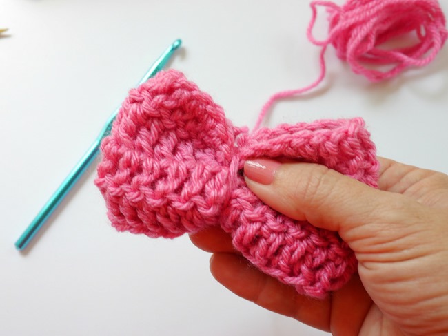 Crochet Bow Pattern -EverythingEtsy.com