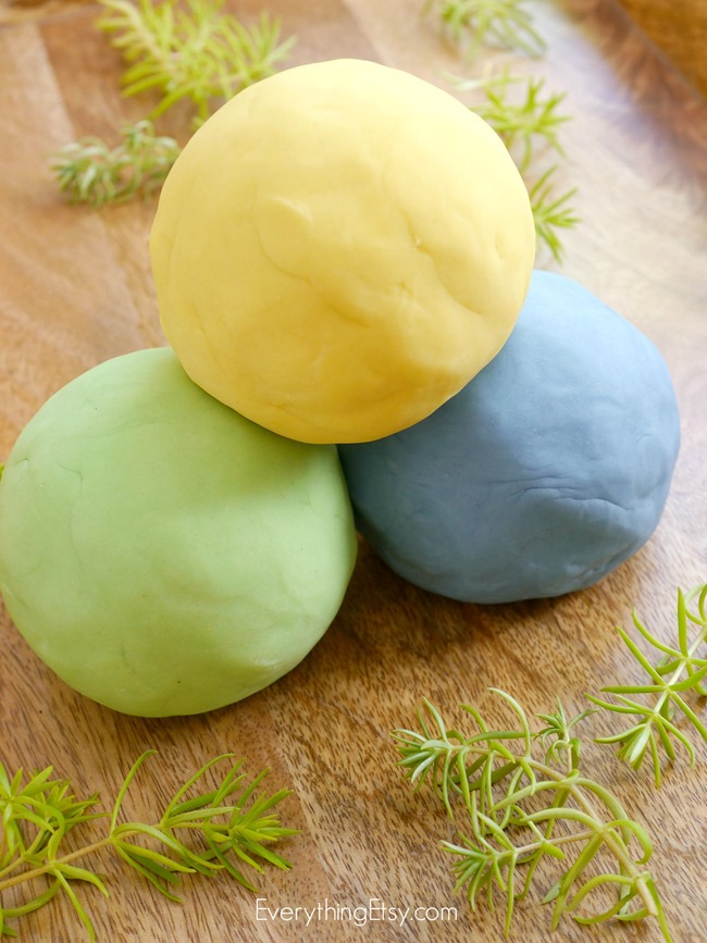 Homemade Play Dough Recipe - No Cook - doTERRA Essential Oils - EverythingEtsy.com