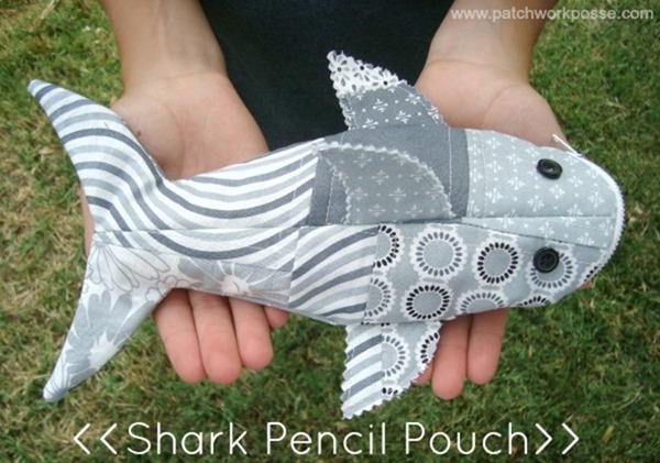 sharkpencilpouch13