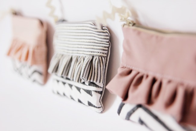 zipper ruffle pouch pattern