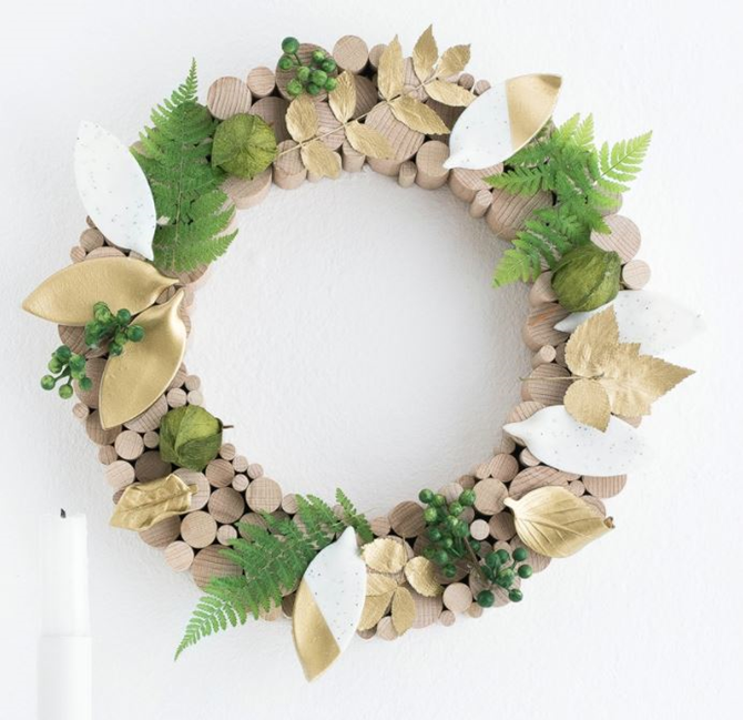 21 Fall Wreath Ideas - Wood and Leaves Modern Style - EverythingEtsy