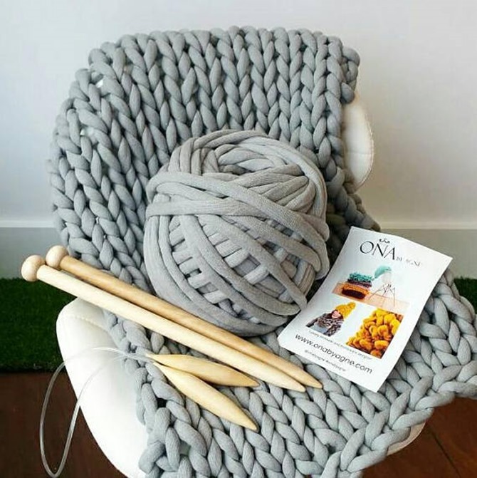 Winter DIY Gifts {Etsy Finds} - Chunky Knit Blanket Kit