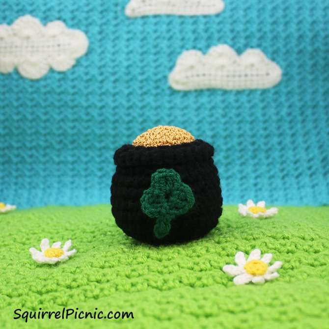 Free St. Patrick's Day Crochet Pattern - Pot of Gold