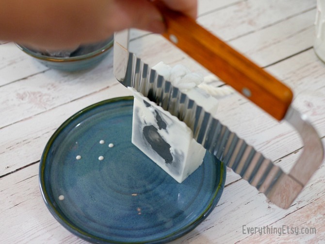 Cutting the soap with ridges - EverythingEtsy.com