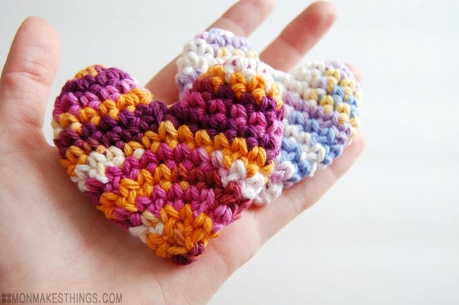 12 Crochet Valentine's Day Projects {Free Patterns} - Pillow Box Hearts