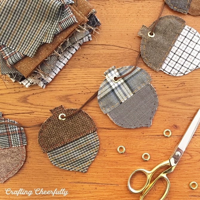 101 Fall Sewing Tutorials - EverythingEtsy.com - Acorn Banner