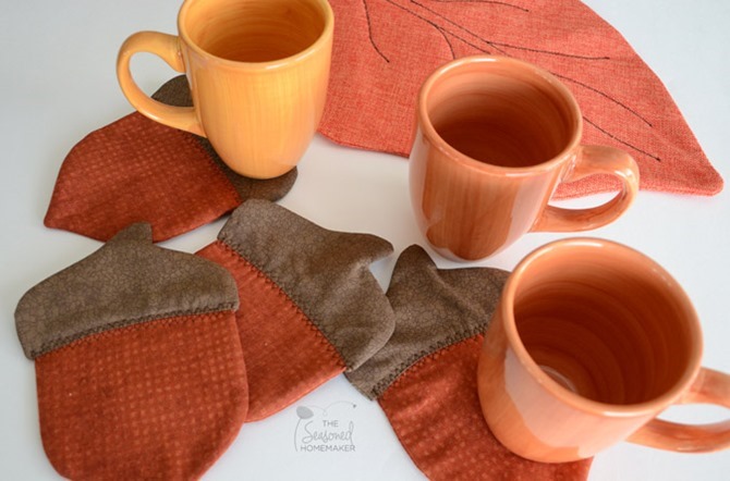 101 Fall Sewing Tutorials - EverythingEtsy.com - Acorn Coasters