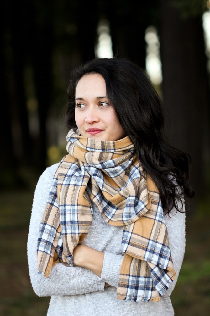 101 Fall Sewing Tutorials - EverythingEtsy.com - DIY Flannel Scarves