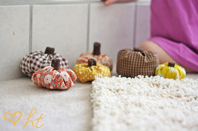 101 Fall Sewing Tutorials - EverythingEtsy.com - Fabric Pumpkins
