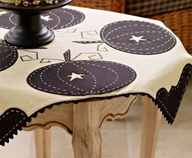 101 Fall Sewing Tutorials - EverythingEtsy.com - Fall Black and White Pumpkin Tablecloth