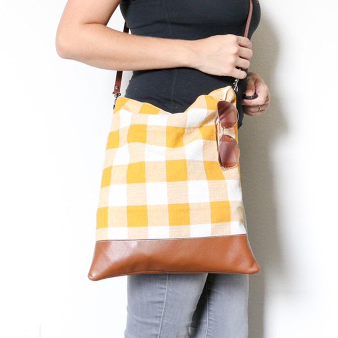 101 Fall Sewing Tutorials - EverythingEtsy.com - Fall Crossbody Bag Tutorial