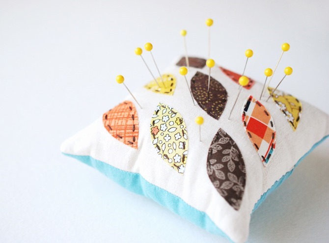 101 Fall Sewing Tutorials - EverythingEtsy.com - Fall Leaf Pincushion