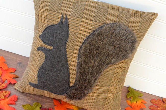 101 Fall Sewing Tutorials - EverythingEtsy.com - Squirrel Fall Pillow DIY