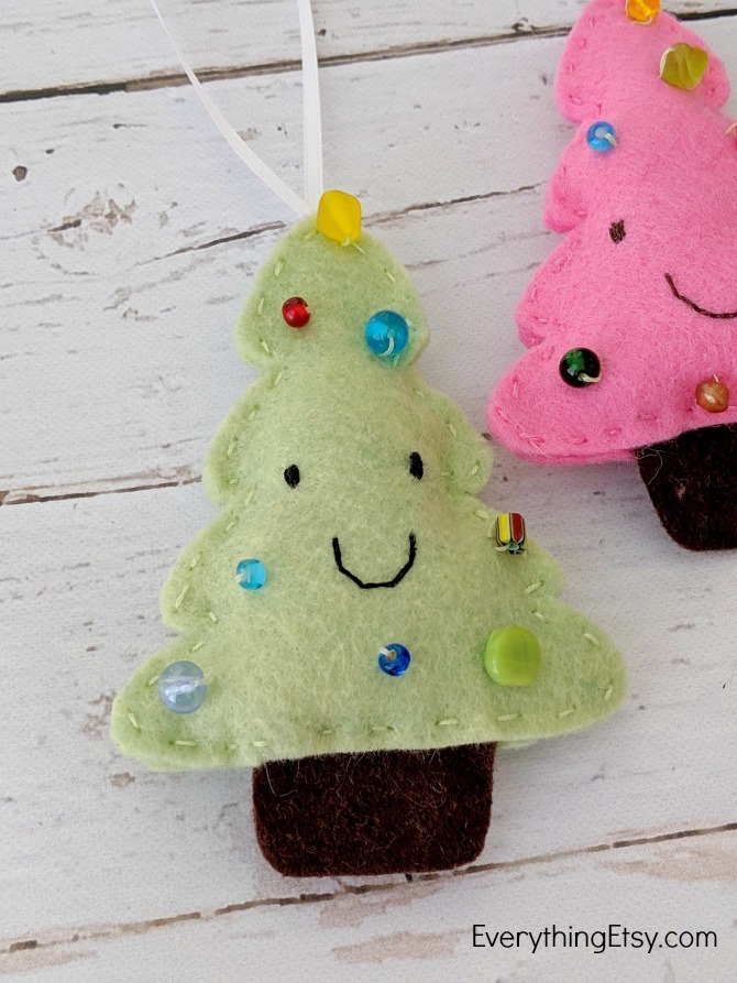 Felt Christmas Tree Ornament Pattern on EverythingEtsy.com