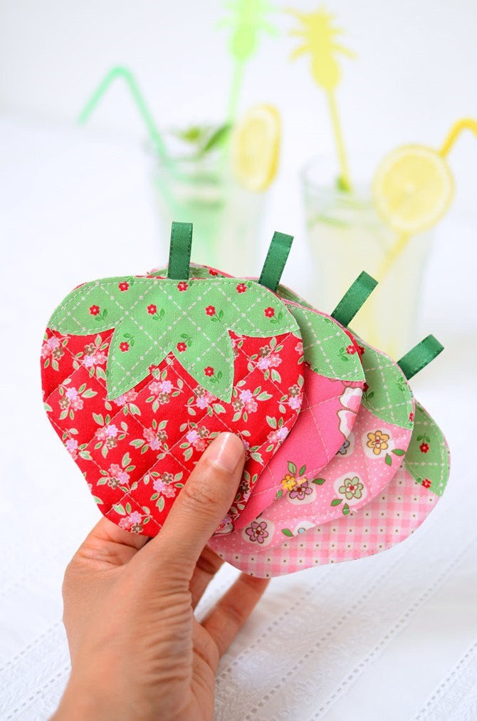 quilted strawberry coaster tutorial