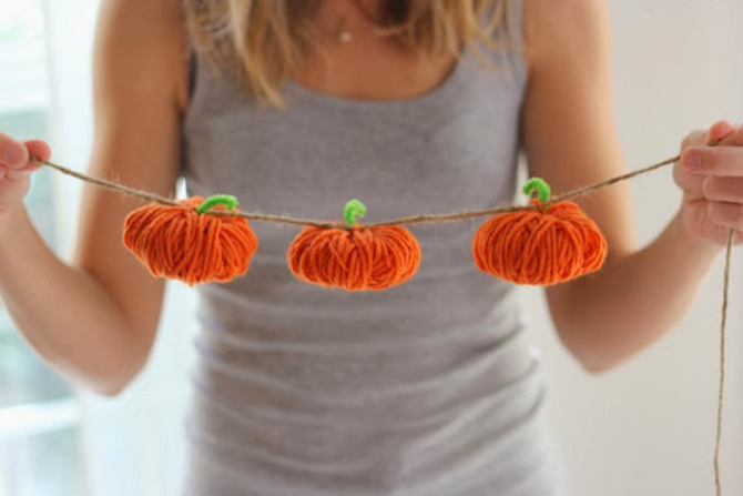 DIY Yarn Pumpkin Garland - EverythingEtsy